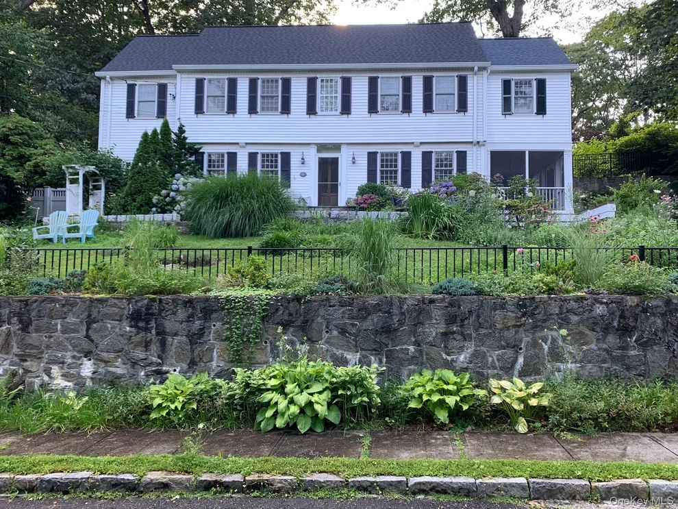 Unit for sale at 147 Valley Stream Road E, Mamaroneck, NY 10538