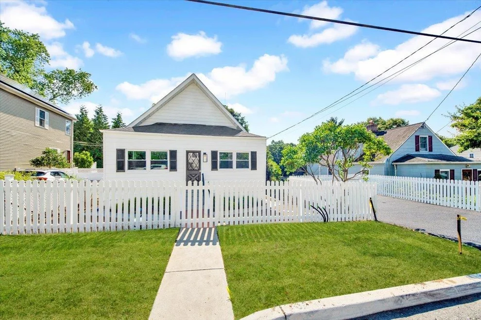 Unit for sale at 4 Cedar Street, Greenburgh, NY 10706