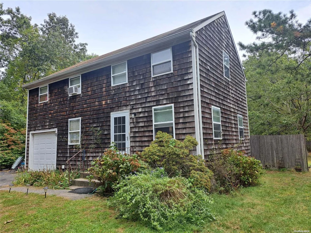 Unit for sale at 6 Corbett Court, Southampton, NY 11942