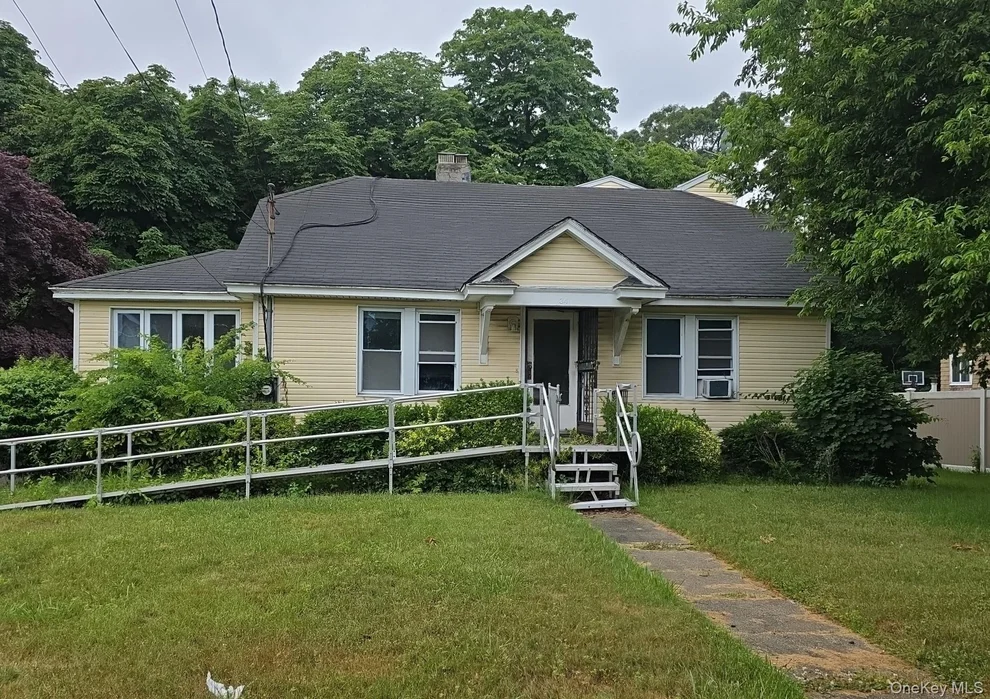 Unit for sale at 34 N Baldwin Place, Oyster Bay, NY 11758