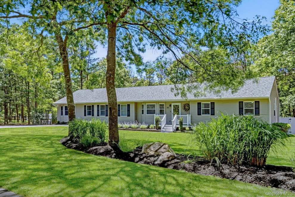 Unit for sale at 20 Charter Court, Brookhaven, NY 11949