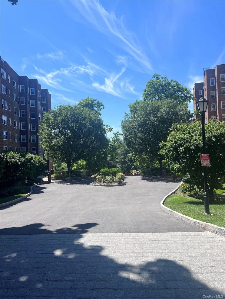 Unit for sale at 290 Collins Avenue, Mount Vernon, NY 10552