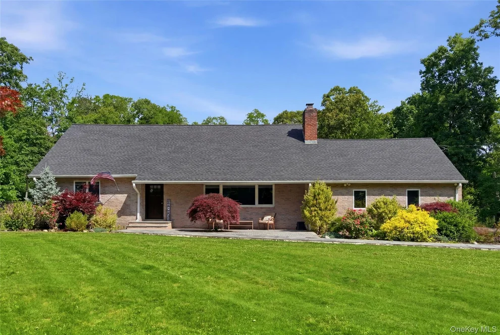 Unit for sale at 431 Woodbury Road, Huntington, NY 11724