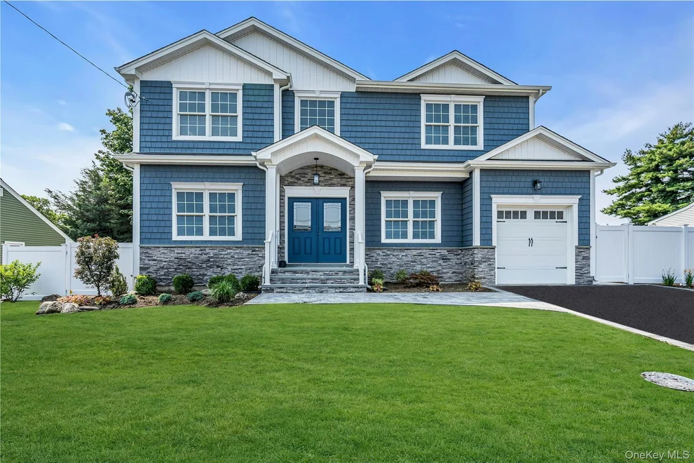 Unit for sale at 68 Caroline Street, Oyster Bay, NY 11714