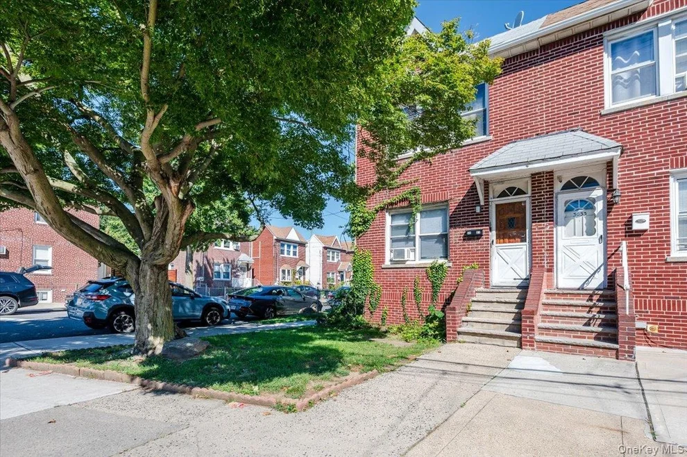 Unit for sale at 3031 Coddington Avenue, New York, NY 10461