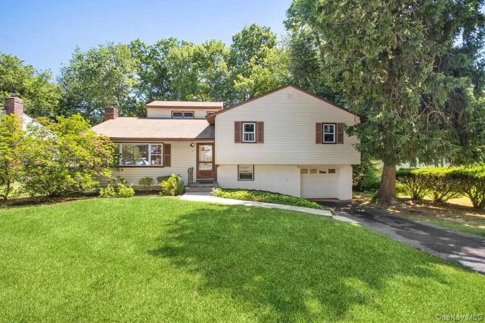 Unit for sale at 5 Hemlock Road, Greenburgh, NY 10530