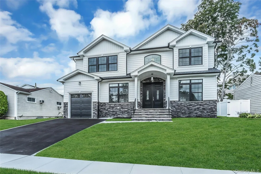 Unit for sale at 22 Cheshire Avenue, Oyster Bay, NY 11791