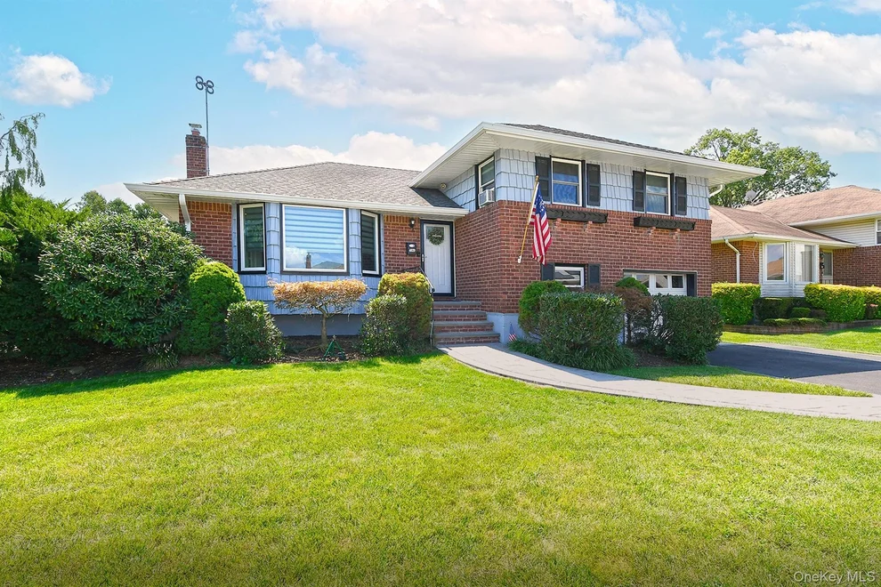 Unit for sale at 4039 Hahn Avenue, Oyster Bay, NY 11714