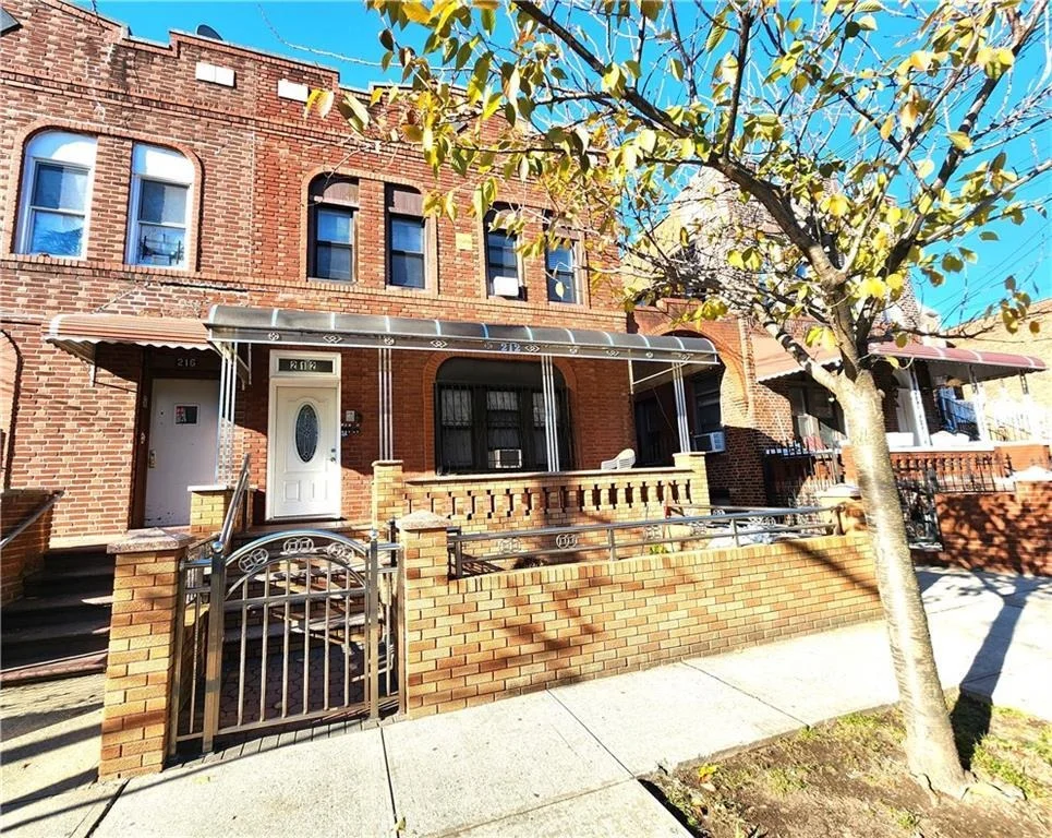 Unit for sale at 212 E 52nd Street, New York, NY 10022