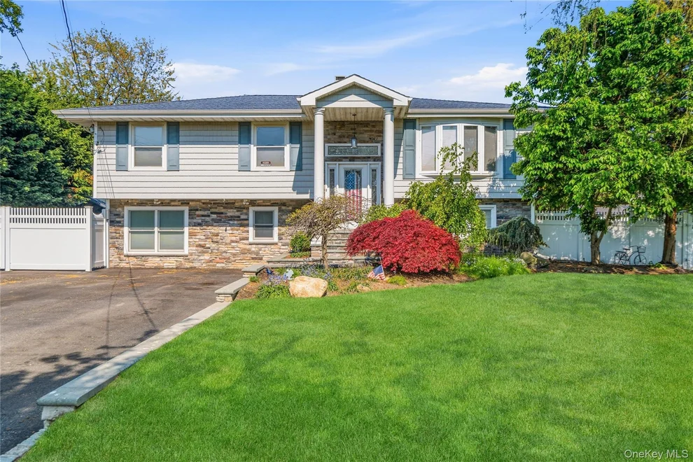 Unit for sale at 105 Sequams Lane E, Islip, NY 11795