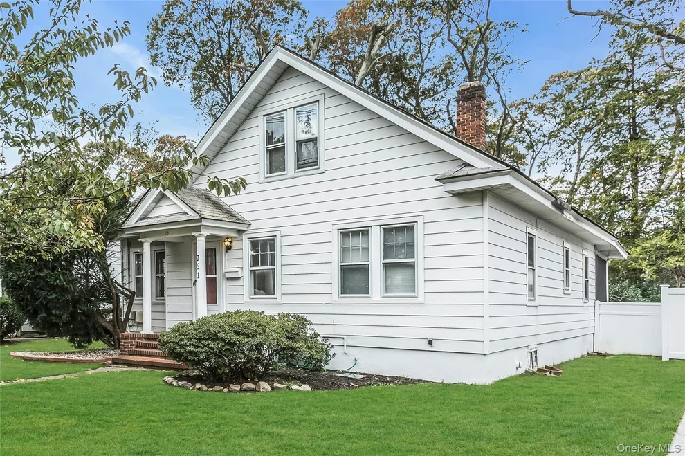 Unit for sale at 251 N Long Beach Avenue, Hempstead, NY 11520