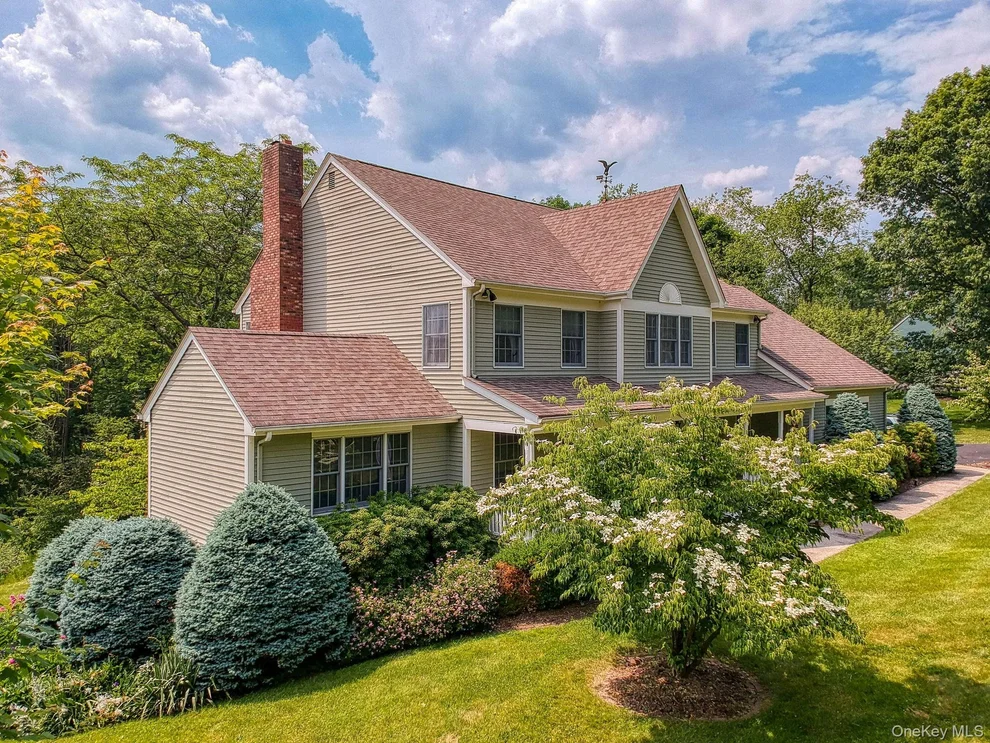 Unit for sale at 21 Crystal Farm Road, Warwick (Town), NY 10990