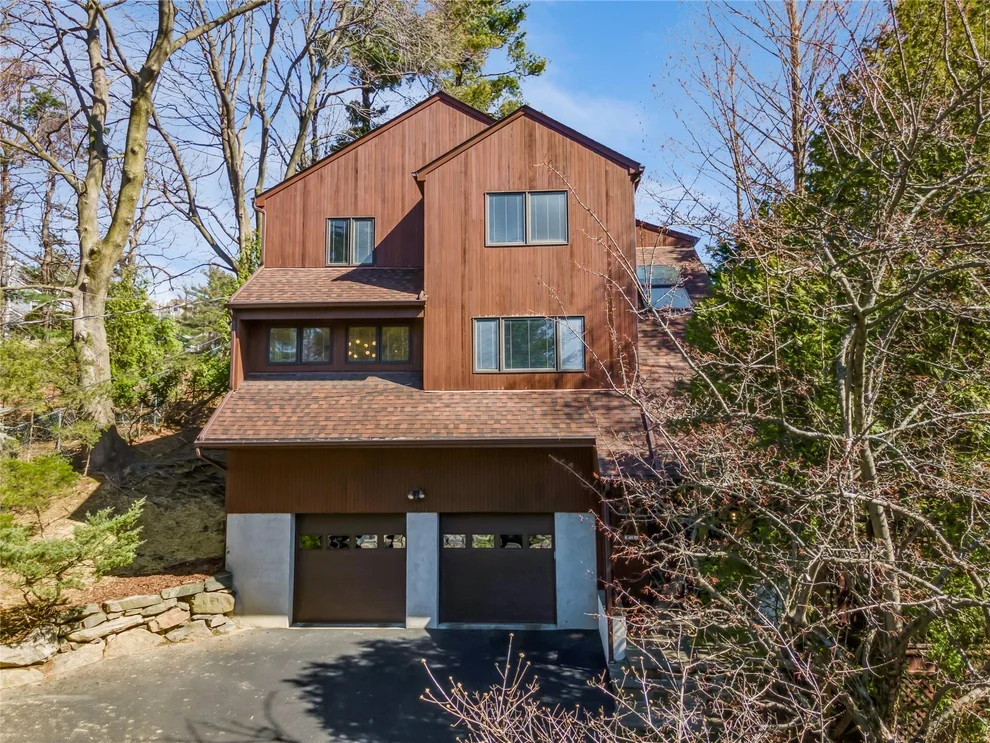Unit for sale at 11 Sycamore Lane, Greenburgh, NY 10533