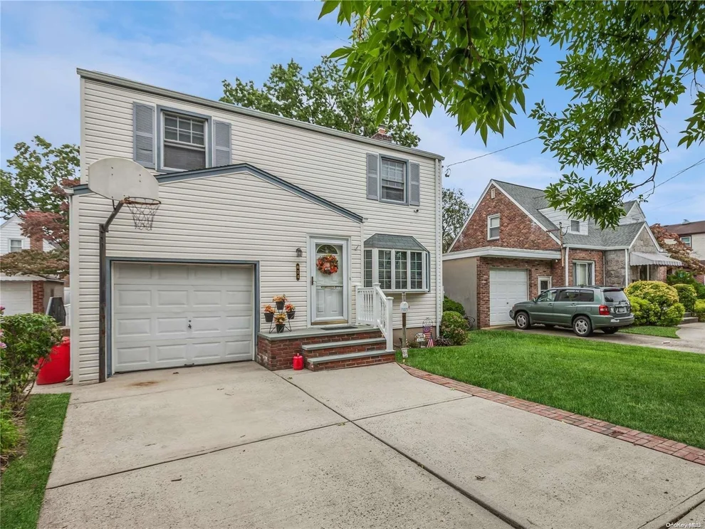 Unit for sale at 624 S 11th Street, North Hempstead, NY 11040