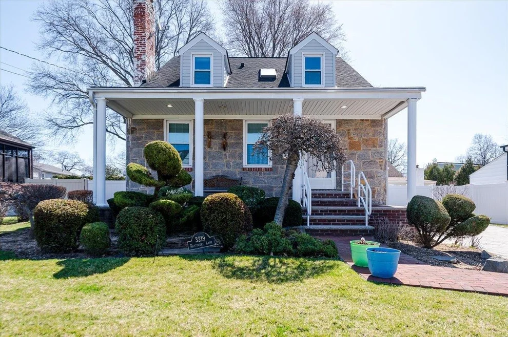 Unit for sale at 3219 Nantucket Lane, Hempstead, NY 11572