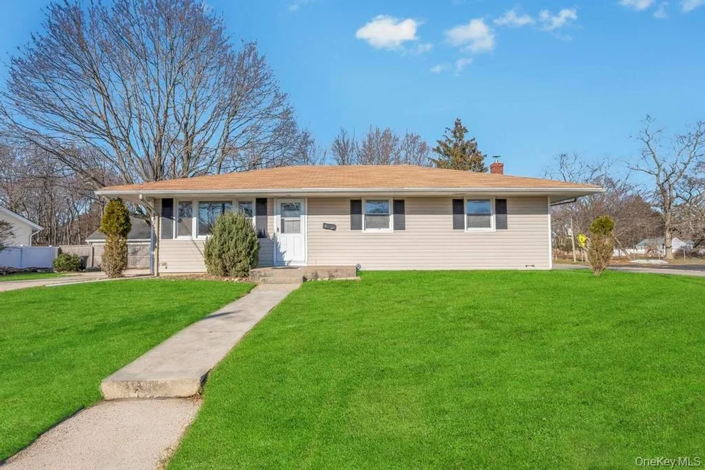 Unit for sale at 3 Radburn Lane, Brookhaven, NY 11776