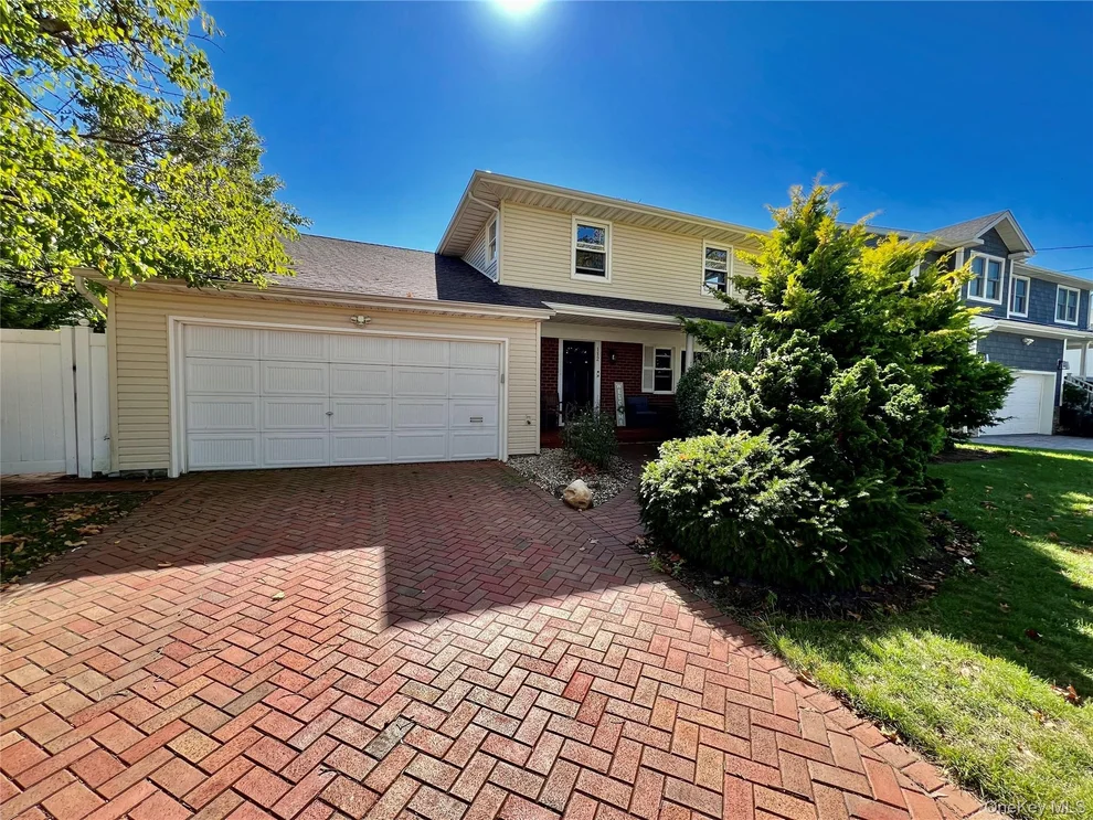 Unit for sale at 112 Ivy Lane, Hempstead, NY 11561