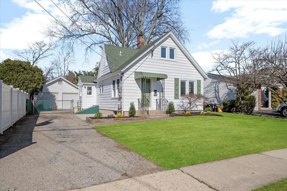 Unit for sale at 70 Evergreen Avenue, Oyster Bay, NY 11714