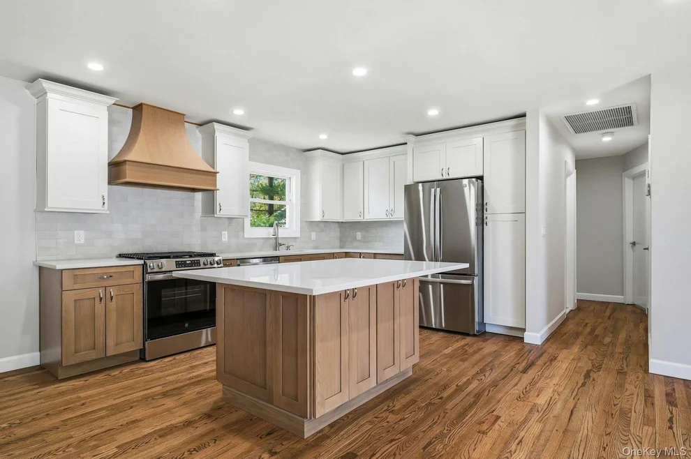Unit for sale at 21 Robbins Street, Babylon, NY 11757
