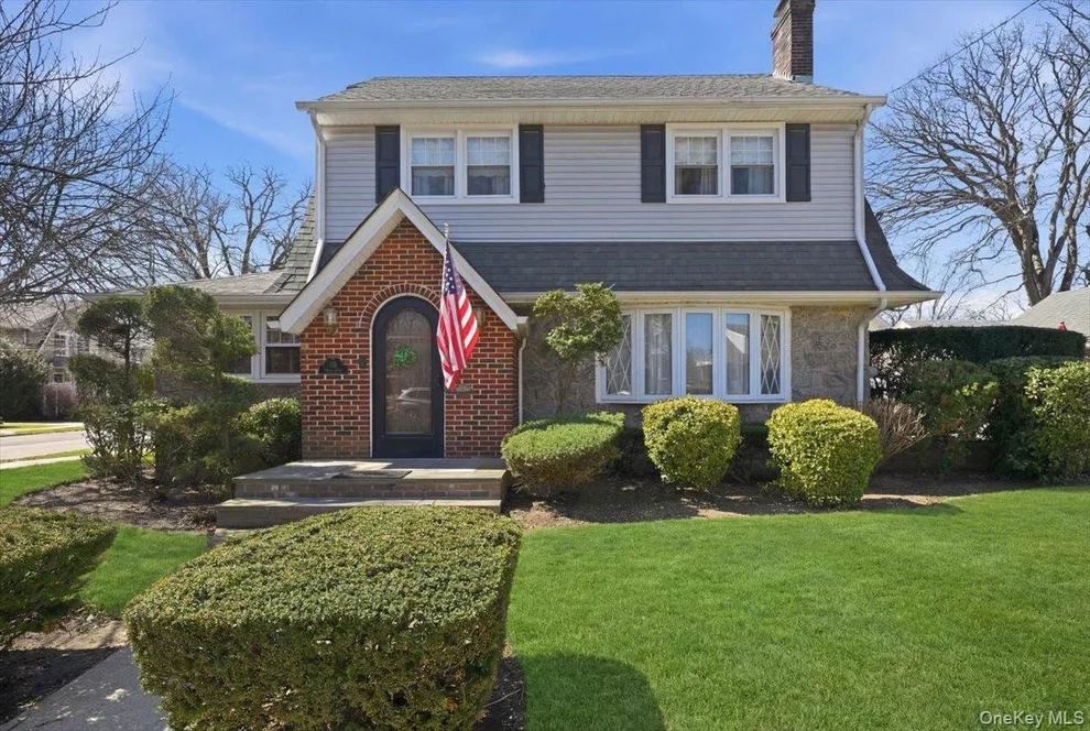 Unit for sale at 38 Pine Avenue, Hempstead, NY 11001