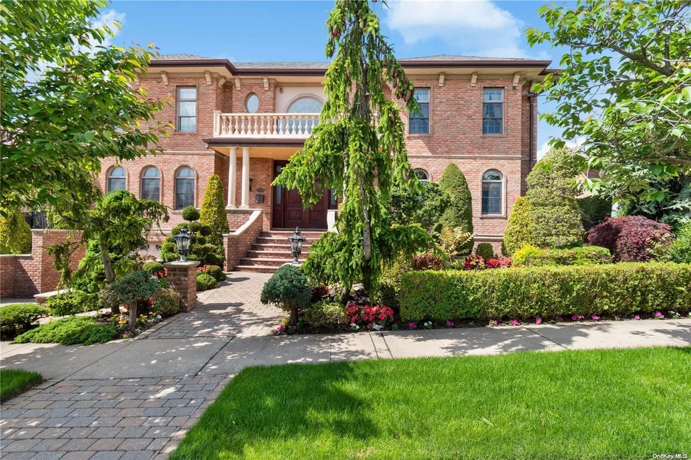Unit for sale at 5 Center Drive, New York, NY 11357