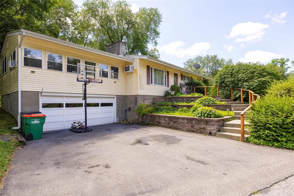 Unit for sale at 5 Norah Lane, Hyde Park, NY 12538
