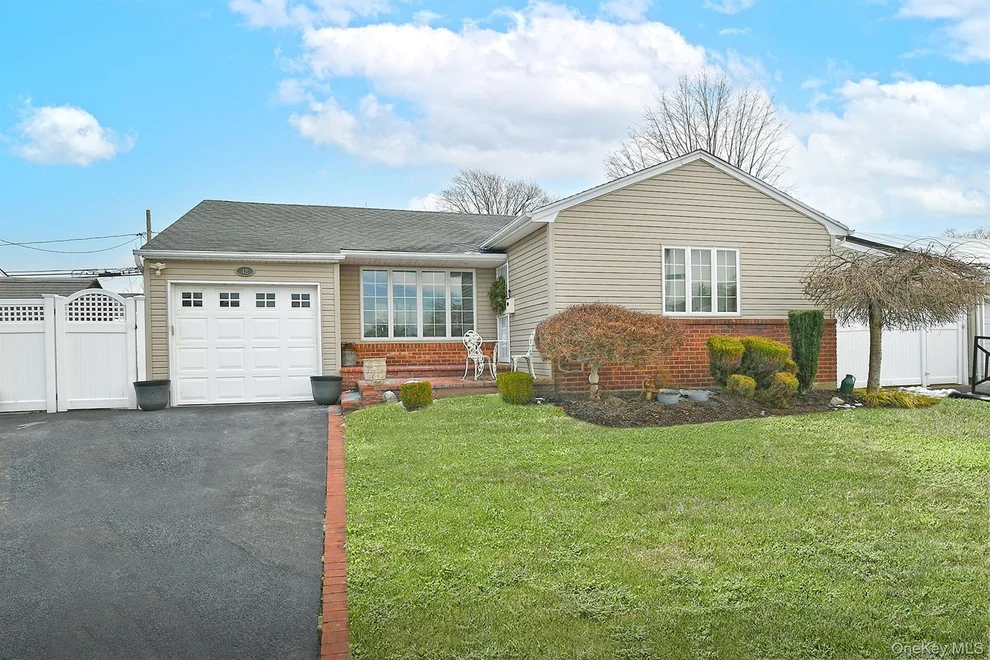 Unit for sale at 18 Vassar Lane, Oyster Bay, NY 11801