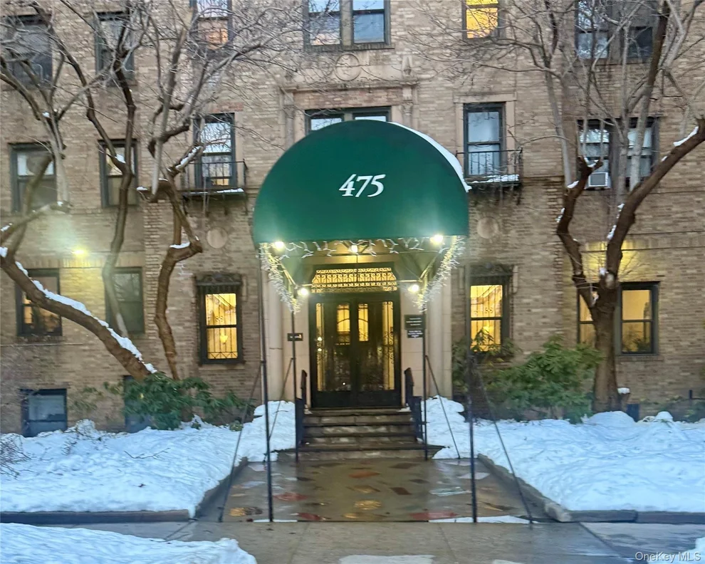 Unit for sale at 475 Bronx River Road, Yonkers, NY 10704