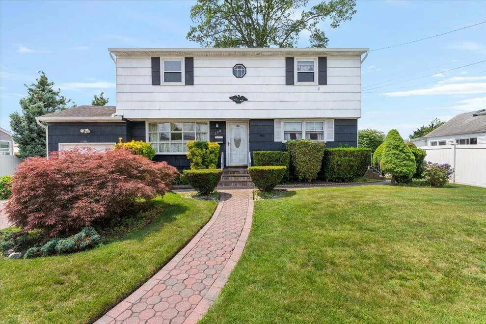 Unit for sale at 328 Oconnor Road, Babylon, NY 11703
