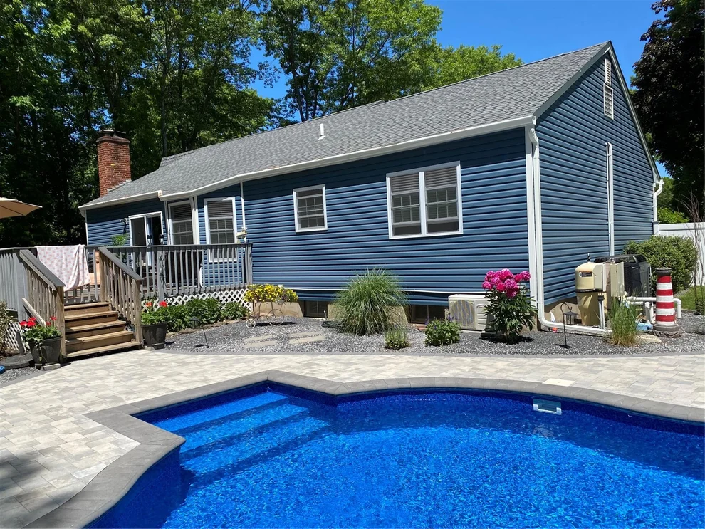 Unit for sale at 6 Cassie Court, Brookhaven, NY 11766