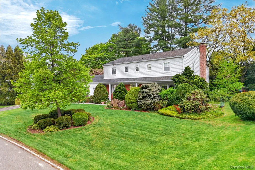 Unit for sale at 58 Hummingbird Drive, North Hempstead, NY 11576