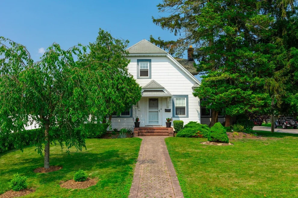 Unit for sale at 53 Community Road, Islip, NY 11706