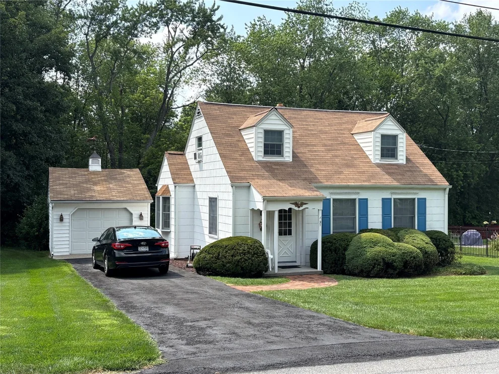 Unit for sale at 21 Kinderhook Drive, Poughkeepsie (Town), NY 12603