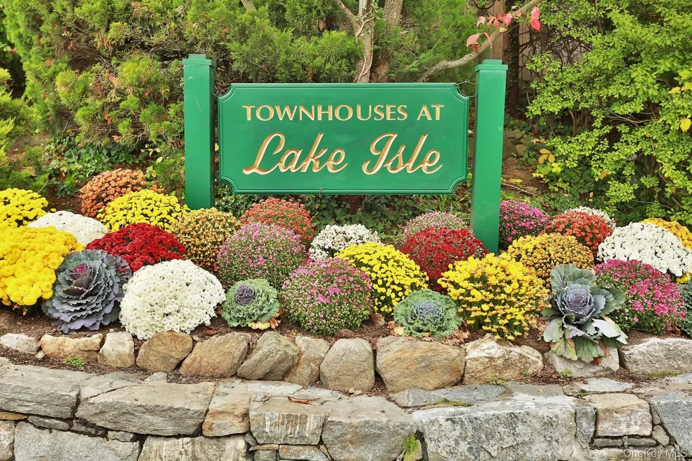 Unit for sale at 66 Waterside Close, Eastchester, NY 10709