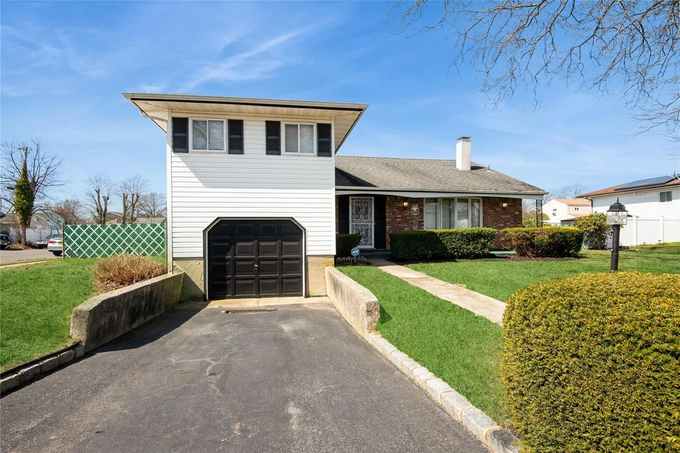 Unit for sale at 256 Leaf Avenue, Islip, NY 11722