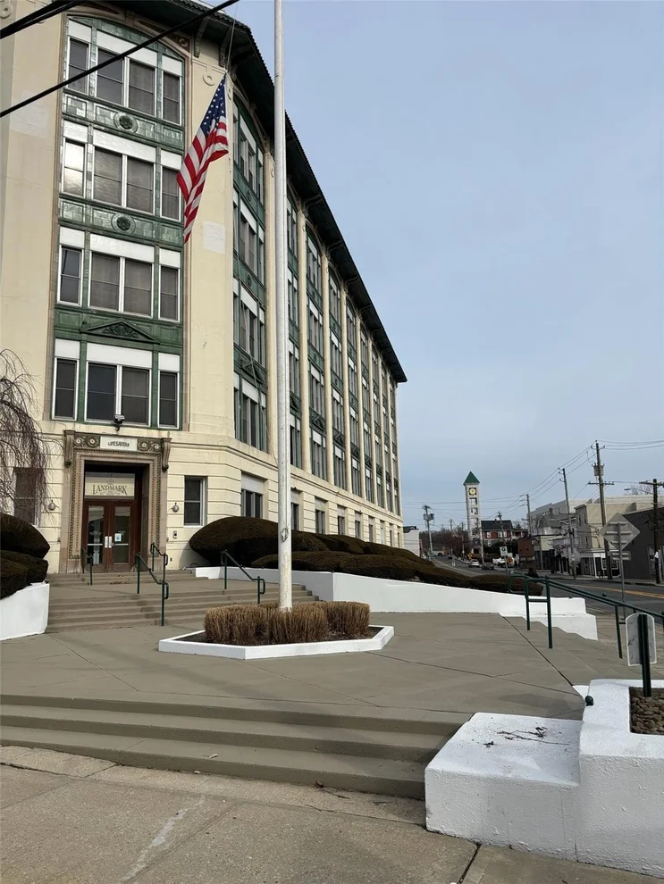 Unit for sale at 1 Landmark Square, Rye Town, NY 10573