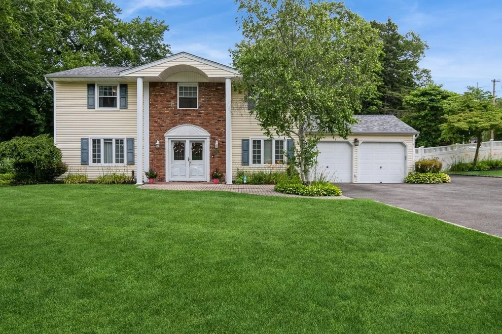 Unit for sale at 30 Dale Lane, Islip, NY 11788