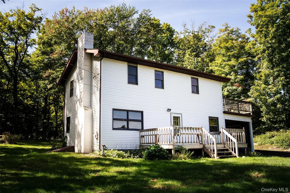 Unit for sale at 2 Enderkill Drive, Hyde Park, NY 12580