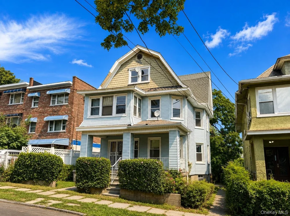Unit for sale at 131 Vista Place, Mount Vernon, NY 10550