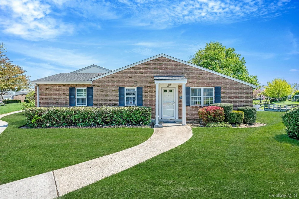 Unit for sale at 47 Harbor N, Babylon, NY 11701