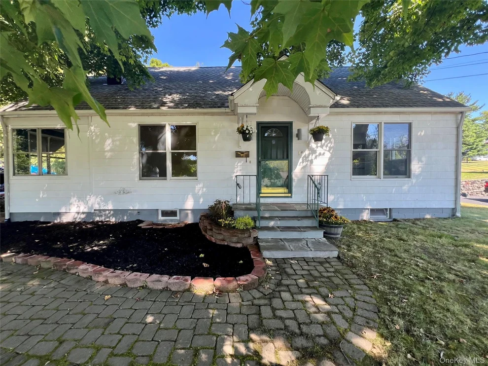 Unit for sale at 15 Scanlon Avenue, Warwick (Town), NY 10921