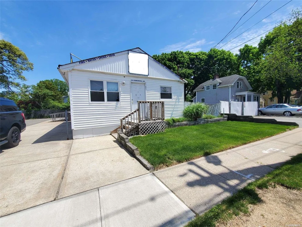 Unit for sale at 205 Ronkonkoma Avenue, Islip, NY 11779
