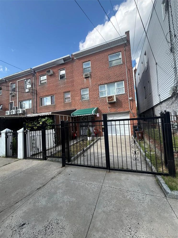 Unit for sale at 939 E 229th Street, New York, NY 10466