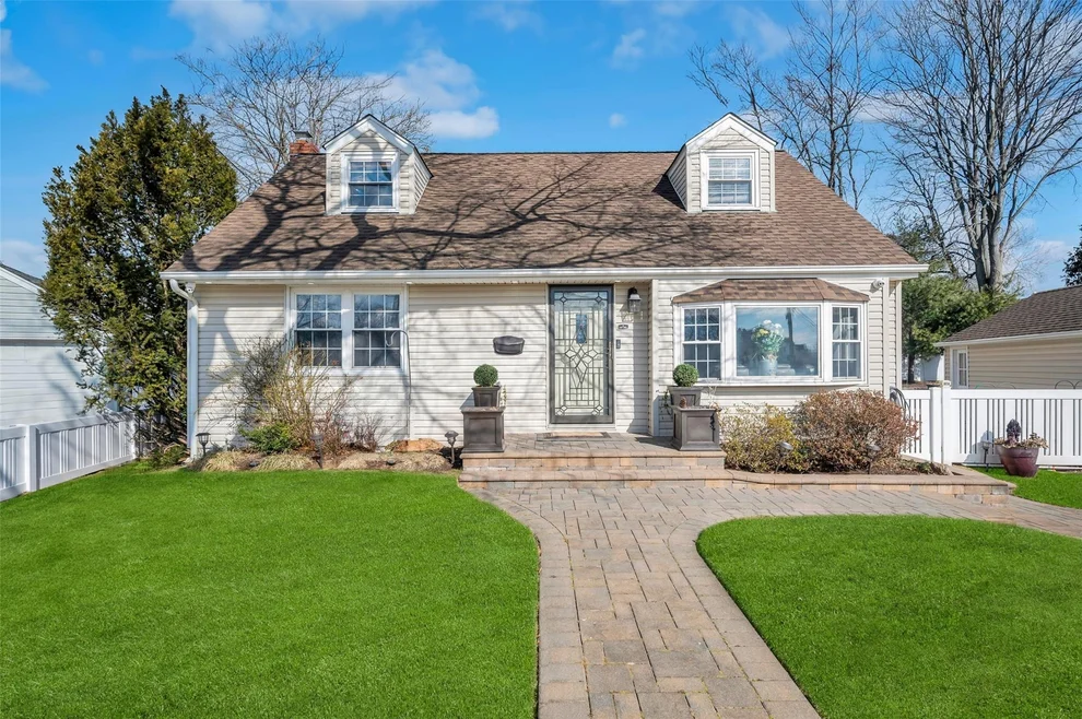 Unit for sale at 105 N Terrace Place, Hempstead, NY 11580