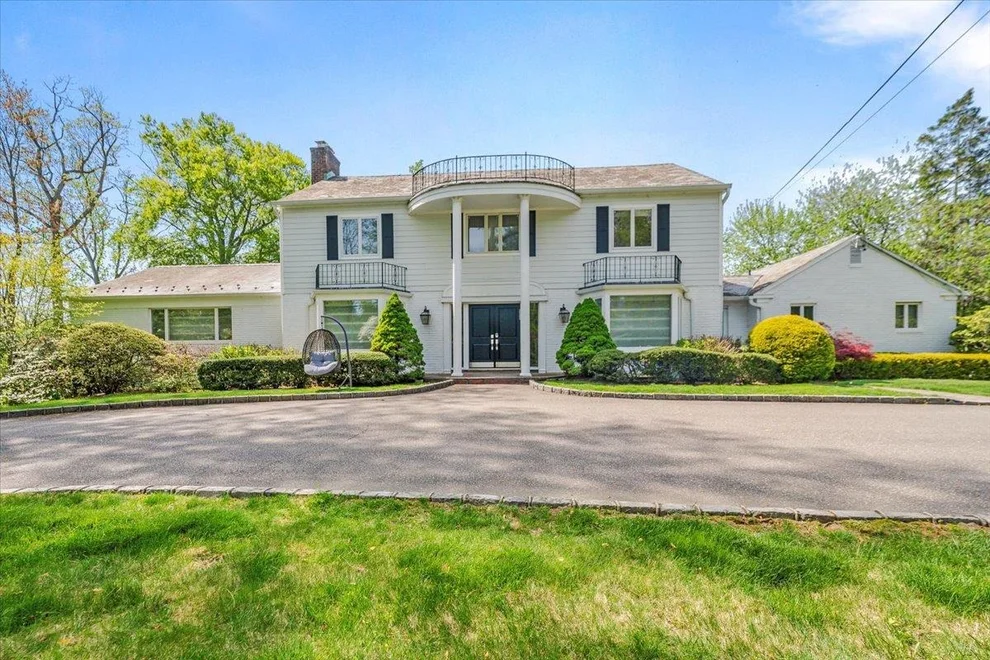 Unit for sale at 22 Channel Drive, North Hempstead, NY 11024
