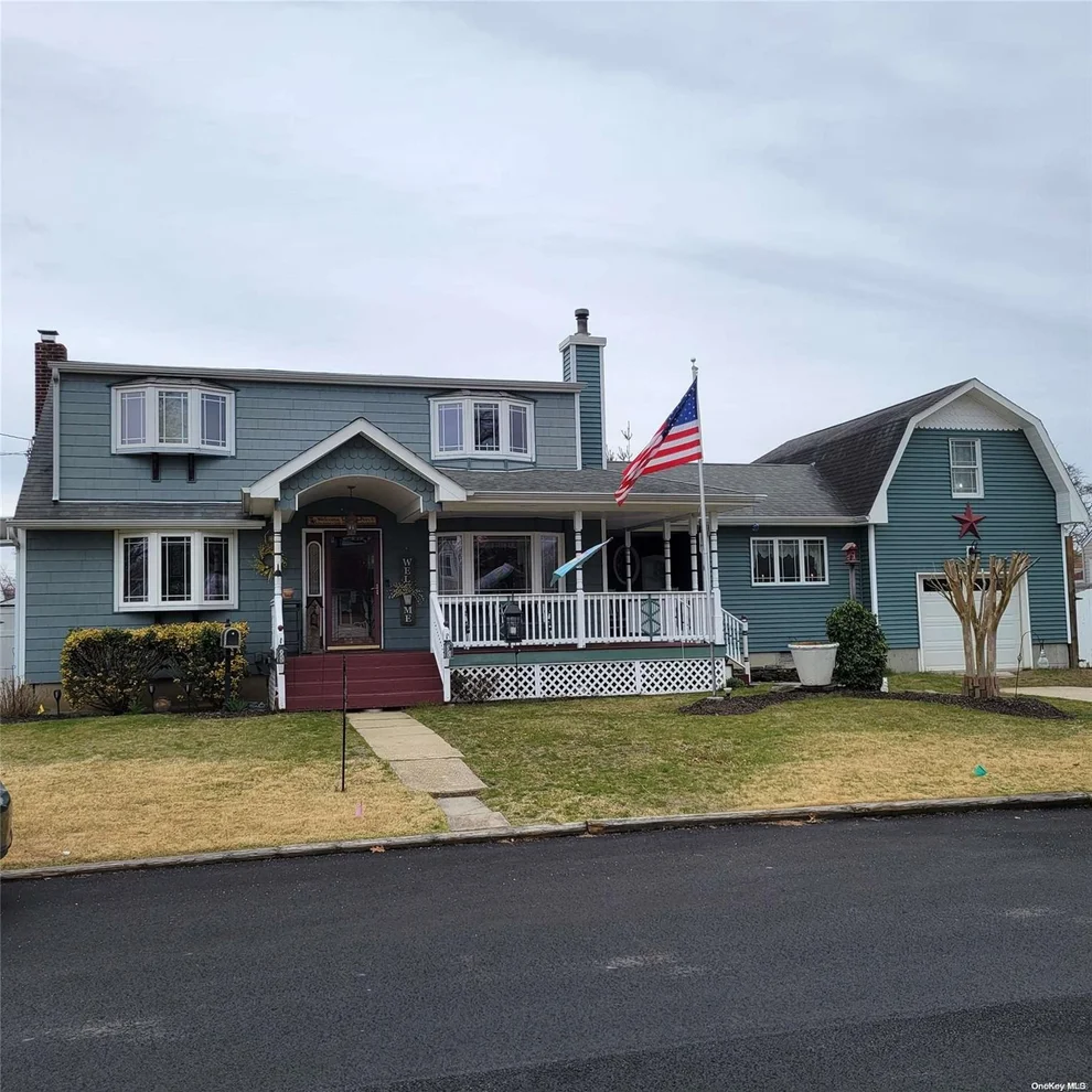 Unit for sale at 172 N Hamilton Avenue, Babylon, NY 11757