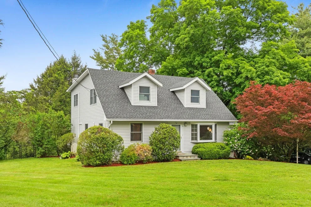 Unit for sale at 571 Farm To Market Road, Patterson, NY 10509