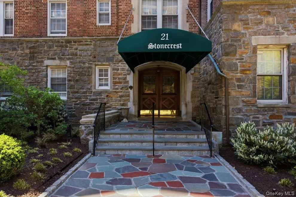Unit for sale at 21 N Chatsworth Avenue, Mamaroneck, NY 10538