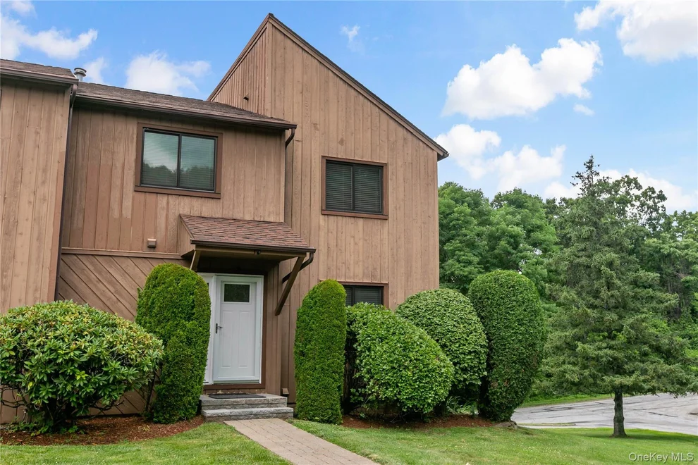 Unit for sale at 95 Wild Birch Farms, Cortlandt, NY 10567