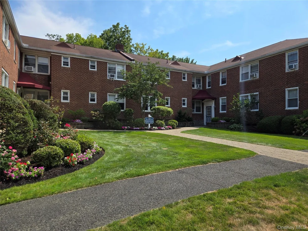 Unit for sale at 11 Bryant Crescent, White Plains, NY 10605